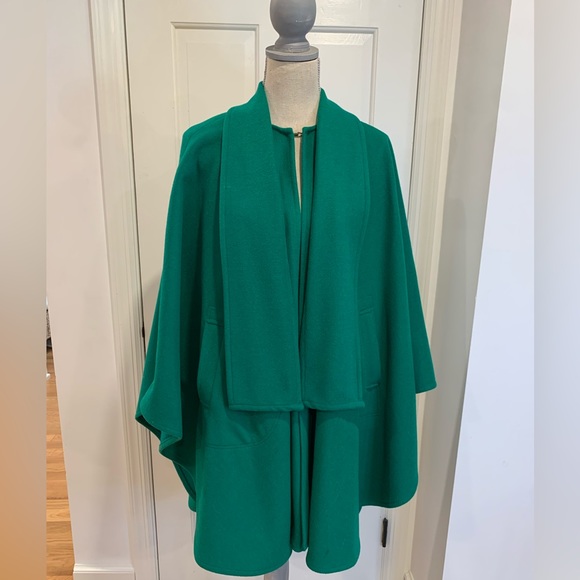 Vintage Kelly Green Cape by Botnay' 500 - Picture 4 of 6